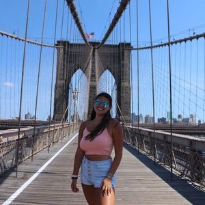 Meet your Posher, Isis